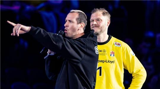 Pascal Hens (l) verpasst wegen einer Verletzung sein Abschiedsspiel mit Johannes Bitter.