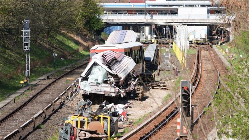 Passagiere waren zum Unfallzeitpunkt nicht im Zug.