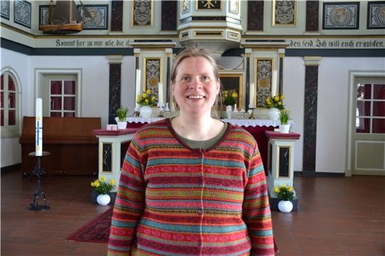 Pastorin Johanna Flade verlässt Nordkehdingen und übernimmt eine kleine Gemeinde in Ostfriesland. Foto: Helfferich