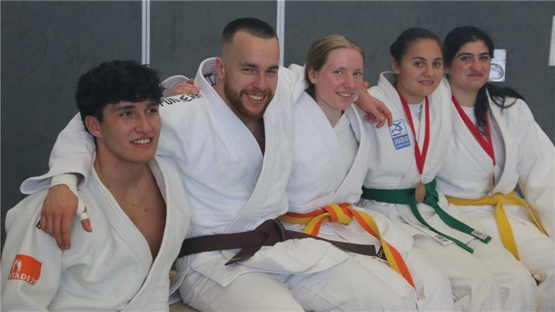 Stader Judoka Kimberly Böttcher zeigt beeindruckendes Comeback Patrick Böttcher, Luca Kuthe, Laila Bernstein, Nicole Schlej und Sherin Hasan (von links).