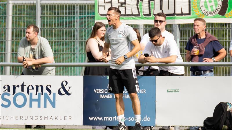 Das lang ersehnte Harsefelder Comeback hat sportlich kein Happy End Patrick Reis war bei seinem Trainerdebüt mit dem ersten Saisonspiel „grundsätzlich zufrieden“. Die Harsefelder Chancenverwertung konnte ihm aber nicht gefallen.