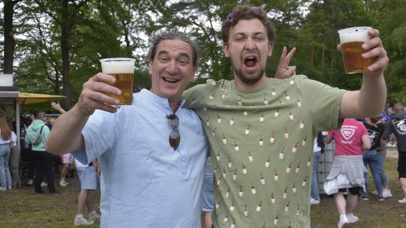 Patrick und Oliver sind extra wegen der Ballermann-Sause von weither angereist.