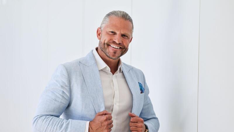 Paul Janke will mehr als zehn Jahre nach seiner „Bachelor“-Premiere noch einmal Rosen verteilen - manches ist da anders. (Archivbild)