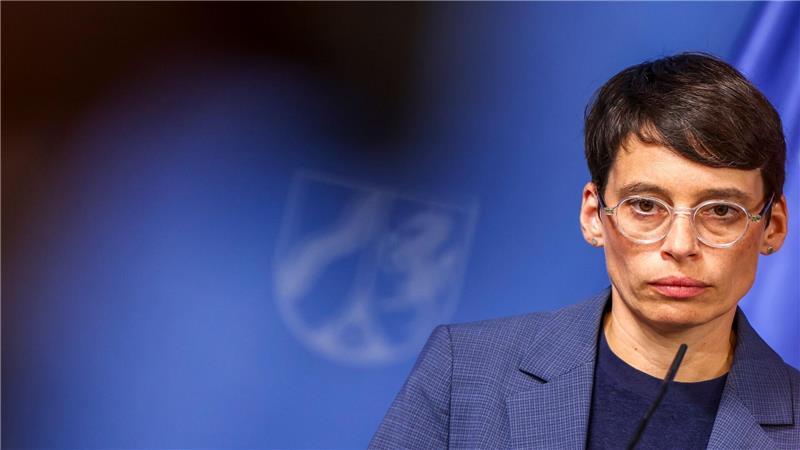 Paul erklärte ihren Rücktritt mit der zunehmenden Polarisierung um ihre Person - und gab sich selbstkritisch.