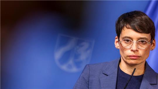 Paul erklärte ihren Rücktritt mit der zunehmenden Polarisierung um ihre Person - und gab sich selbstkritisch.