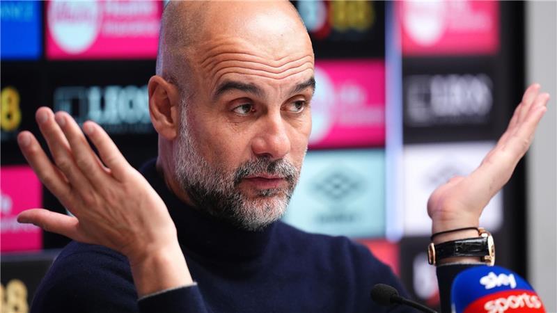 Pep Guardiola, Trainer von Manchester City, spricht während einer Pressekonferenz nach dem Premier-League-Spiel im Vitality Stadium zu den Medien.