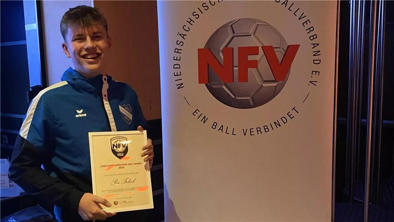 Per Felzel ist der Jung-Schiedsrichter des Jahres.