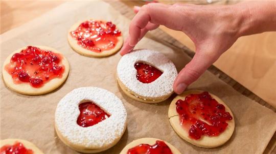 Perfekte Weihnachtsplätzchen sollten schön knusprig sein.