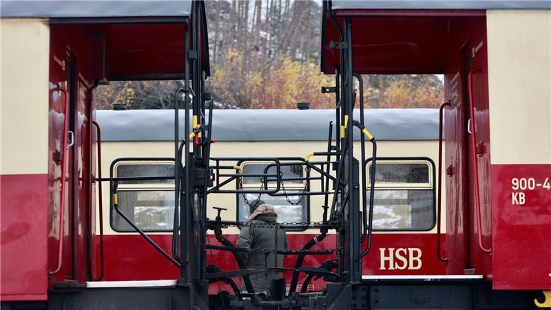 Personalengpass zwingt Harzer Schmalspurbahnen noch im August zu Fahrplananpassungen. (Archivfoto)