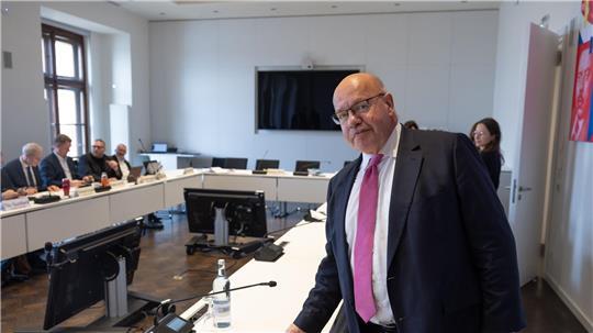 Peter Altmaier, früherer Chef des Bundeskanzleramts, war als Zeuge vor dem Untersuchungsausschuss zur Stiftung Klima- und Umweltschutz MV in Schwerin geladen.