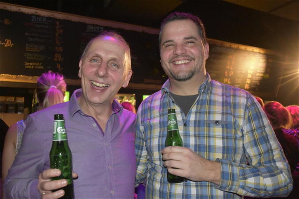 Peter Flämig (links) und Christian Domick gehören zu den wenigen männlichen Gäs...