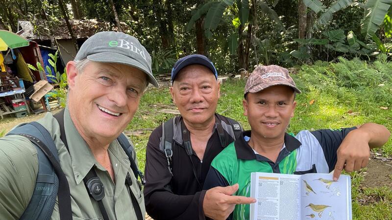 Peter Kaestner (l) ist schon sein ganzes Leben lang leidenschaftlicher Vogelbeobachter.