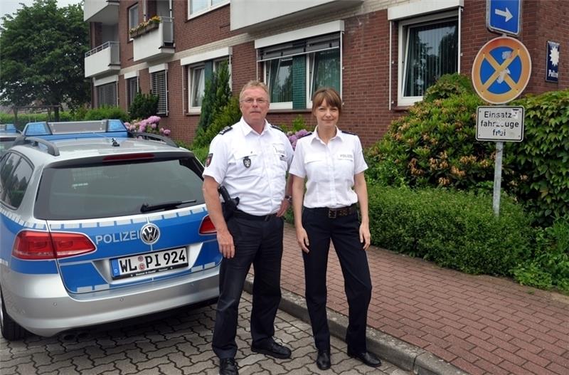 Peter Kasper begrüßt Lydia Evers vor ihrer neuen Wirkungsstätte.
