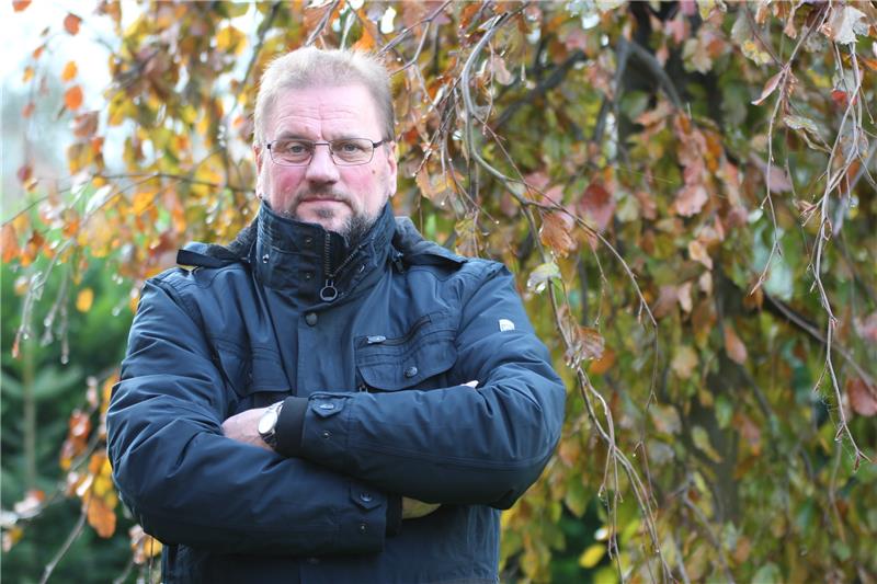 Peter-Klaus Rambow hatte Brustkrebs. Aber er ging rechtzeitig zum Arzt. Jetzt will er aufklären, damit auch andere sich frühzeitig behandeln lassen. Foto: Klempow