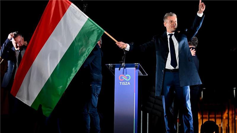 Peter Magyar weiß seinen spektakulären Wahlsieg zu zelebrieren.