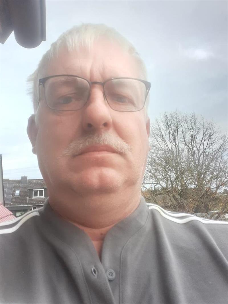 Der gesellige Torhüter, der die Gegner zur Verzweiflung bringt Peter Rieck hielt für seine Ü50 den Sieg fest.