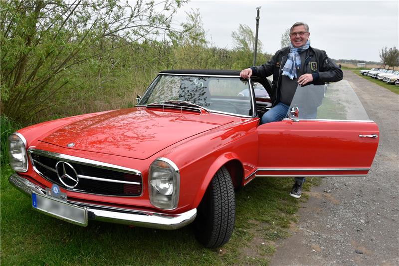 Peter Thomas mit seiner „Pagode“ kommt von der Insel Föhr. Foto: Felsch