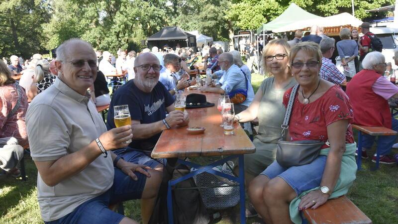 Peter und Gerda Sakrausky sind mit dem befreundeten Ehepaar Heiko und Marina Kräft zum Bierzauber gekommen.