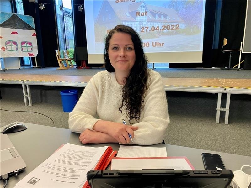 Petra Beckmann-Frelock bei der Ratssitzung in der Oberschule Apensen. Foto: Lepél