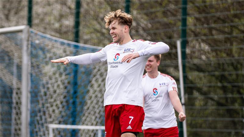 Pflichtsieg geschafft: Louis Ney freut sich nach seinem 2:0 für Stade.