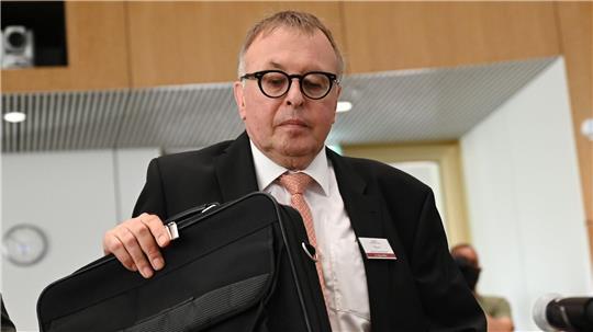 Nach Ahrtalflut keine neuen Ermittlungen gegen Ex-Landrat Pföhler war bei der Flutkatastrophe Landrat im Landkreis Ahrweiler. (Archivbild)