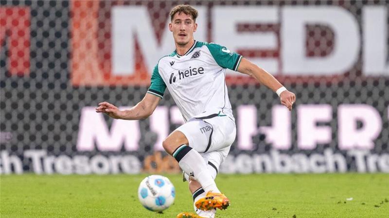 SC Paderborn bleibt in 2. Liga ungeschlagen Phil Neumann und Hannover 96 mussten eine bittere Niederlage in Paderborn hinnehmen.