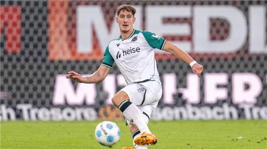 Phil Neumann wechselt im Sommer von Hannover 96 zu Birmingham City.