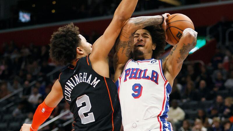 NBA-Profi Oubre Jr. nach Verkehrsunfall im Krankenhaus Philadelphia-Guard Kelly Oubre Jr. (9) zieht gegen Detroits Cade Cunningham (2) zum Korb.