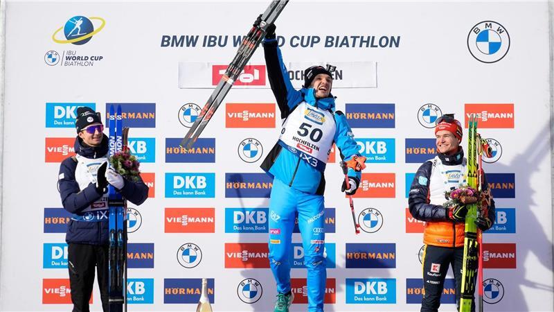 Philipp Horn (r) erlebt seine Premiere bei der Siegerehrung.