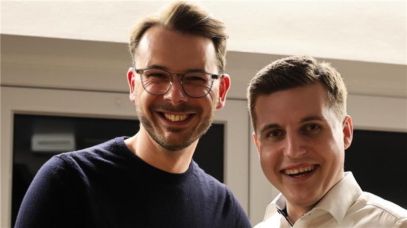 Philipp Röndigs (rechts) übernimmt den Vorsitz der Jungen Union von Niels Kohlhaase.
