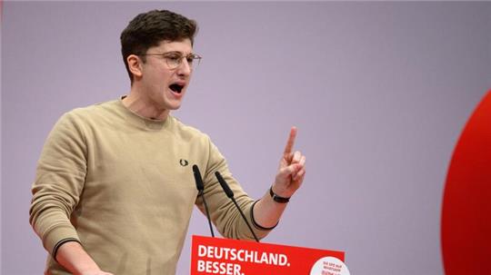 Philipp Türmer, Vorsitzender der Jusos, fordert einen Bundestags-Untersuchungsausschuss zum Wirken des früheren Verfassungsschutzpräsidenten Hans-Georg Maaßen im Staatsdienst.