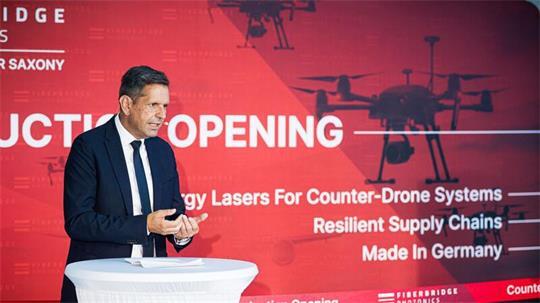 „Photonik- und Lasertechnologien sind in vielen Bereichen unverzichtbar“, sagte Niedersachsens Ministerpräsident Olaf Lies (SPD).