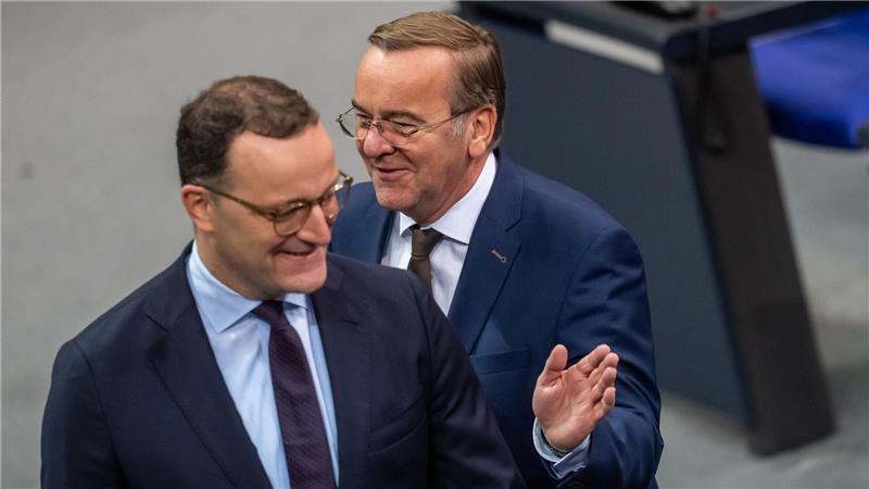 Pistorius und Spahn vor Bundestagsdebatte über Wehrdienst und Rente