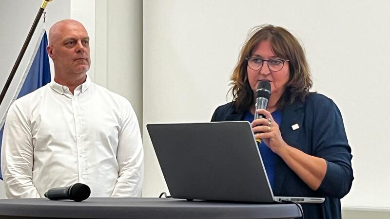 Plädoyer für Gesundheit im Alter durch Prävention: Lars Jessen und Barbara Zimmermann.