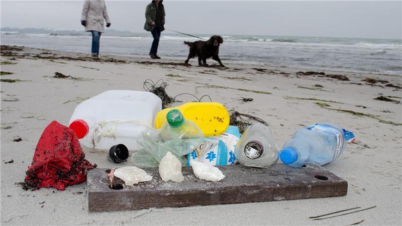 Letzte Chance: Verhandlungen über UN-Plastik-Abkommen Plastikpartikel verschmutzen heute die höchsten Berge und die tiefsten Ozeane. (Archivbild)