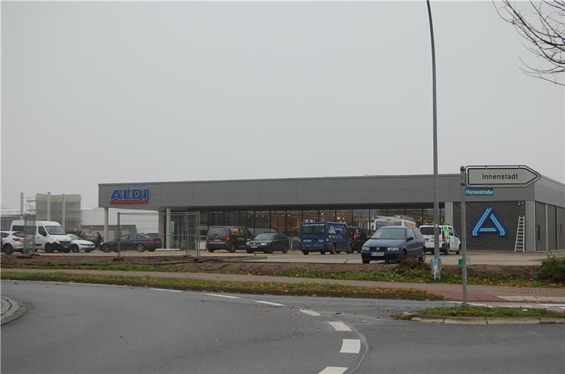 Stader Politik will Wohnen auf Supermarktdächern Platz für Wohnen auf dem Dach: Eingeschossige Märkte soll es in der Zukunft in Stade nicht mehr geben. Foto: Weselmann