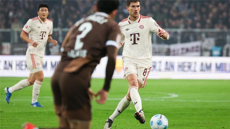 Bayerns Restart mit Stolperfallen - Peretz statt Neuer? Plötzlich wieder mittendrin: Leon Goretzka (r), hier zuletzt im Einsatz gegen St. Pauli.