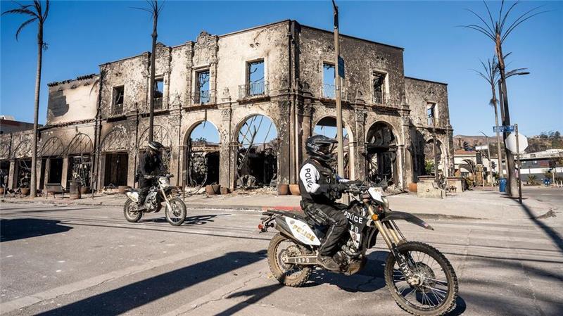 Kampf gegen Feuer: Starkwinde erschweren Großeinsatz in L.A. Plünderern und Einbrecher in Feuerzonen drohen lange Haftstrafen.