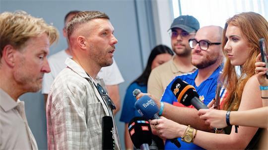 Podolski warnte arnte Kritiker auch deutlich vor weiteren Beleidigungen.