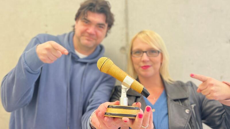 Poetry Slam City Battle 2023: Marc Olszewski und Jennifer Jaschik vom Orga-Team.