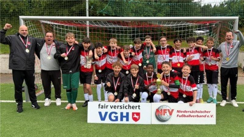 Die Junioren des JFV Buxtehude machen es spannend und holen zwei Titel Pokalsieger: die D-Junioren des JFV Buxtehude.