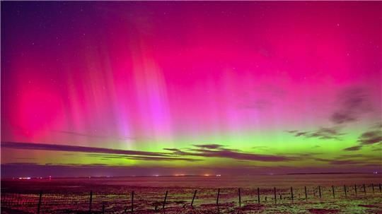 Polarlichter könnten auch in der Nacht zum Montag zu sehen sein. (Archivbild)