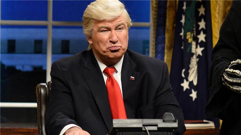 Politische Comedy war immer Teil von „Saturday Night Live“. Niemand war häufiger zu Gast als Alec Baldwin – hier als Donald Trump.