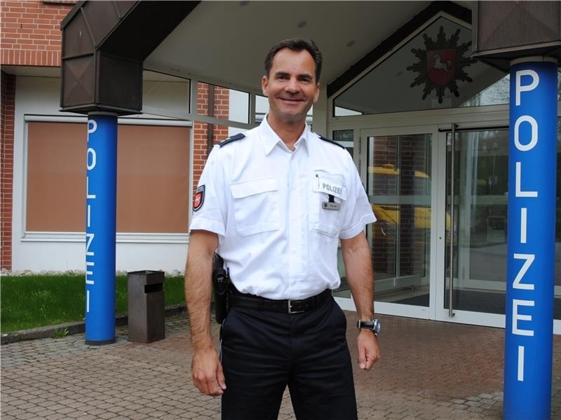 Polizei-Chef Jan Kurzer verlässt Buxtehude und wird Leiter des Zentralen Kriminaldienstes der Polizeiinspektion Harburg in Buchholz. Foto Vasel