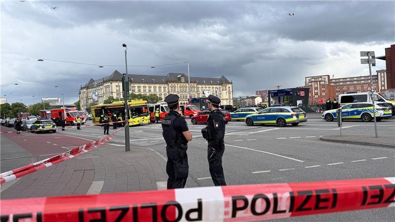 Polizei und Rettungskräfte waren mit einem Großaufgebot im Einsatz. (Archivbild)