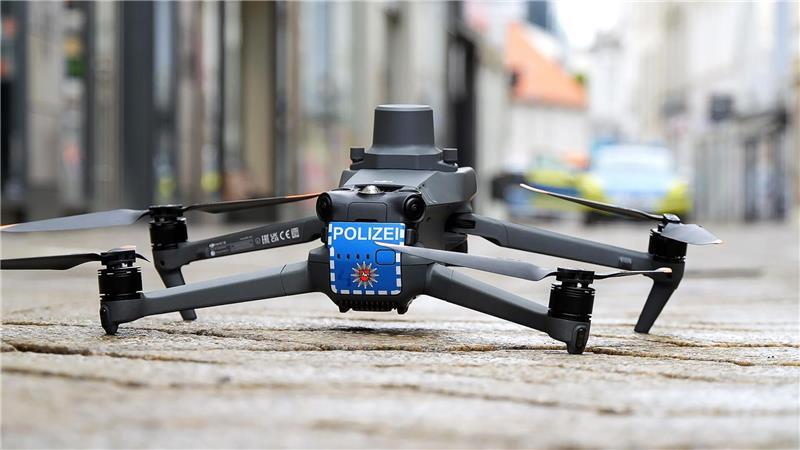 Polizeidrohnen werden in Niedersachsen und Bremen genutzt. (Archivbild)