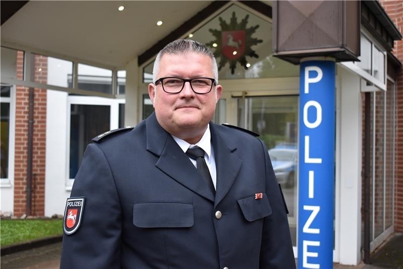 Polizeioberrat Wilfried Reinke (54) ist der neue Leiter des Polizeikommissariates in Buxtehude. Foto: Vasel