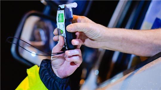 Polizisten der Rotenburger Polizei kontrollierten einen Autofahrer - der mit 2,56 Promille unterwegs macht.
