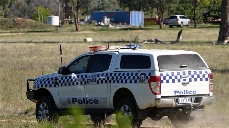 Polizisten nahmen einen mutmaßlichen Polizistenmörder fest.