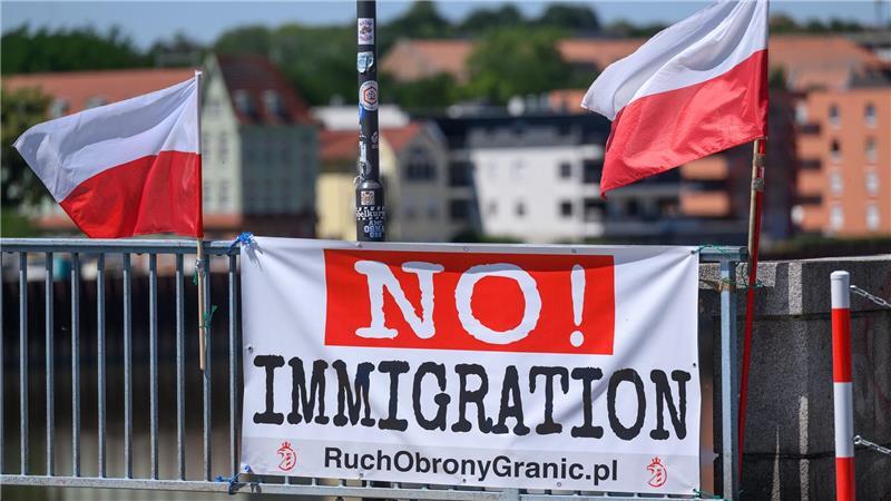 Polnische Rechtsradikale haben Bürgerwehren formiert, die an der Grenze nach Migranten suchen. (Archivbild) 